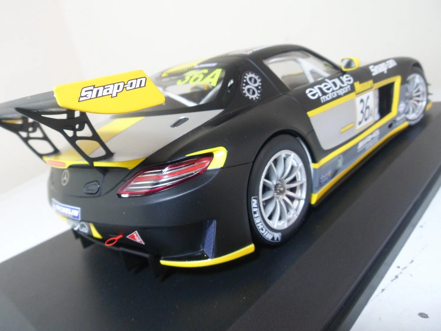 1/18 MINICHAMPS メルセデス・ベンツ SLS AMG GT3 Mercedes Benz SLS AMG GT3 various by minichamps 1:18 scale — CS